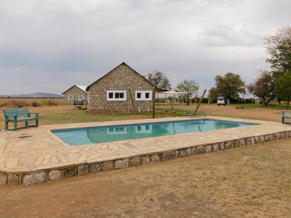 Meteorite Rest Camp Hotel Grootfontein Exterior foto